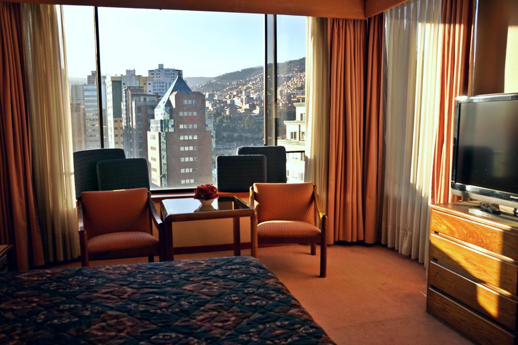 Real Plaza Hotel & Convention Center 拉巴斯 客房 照片